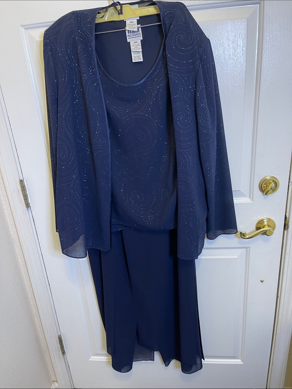 R & M RICHARDS Royal Sequin accent for 3-Piece Evening Set bundle time,.